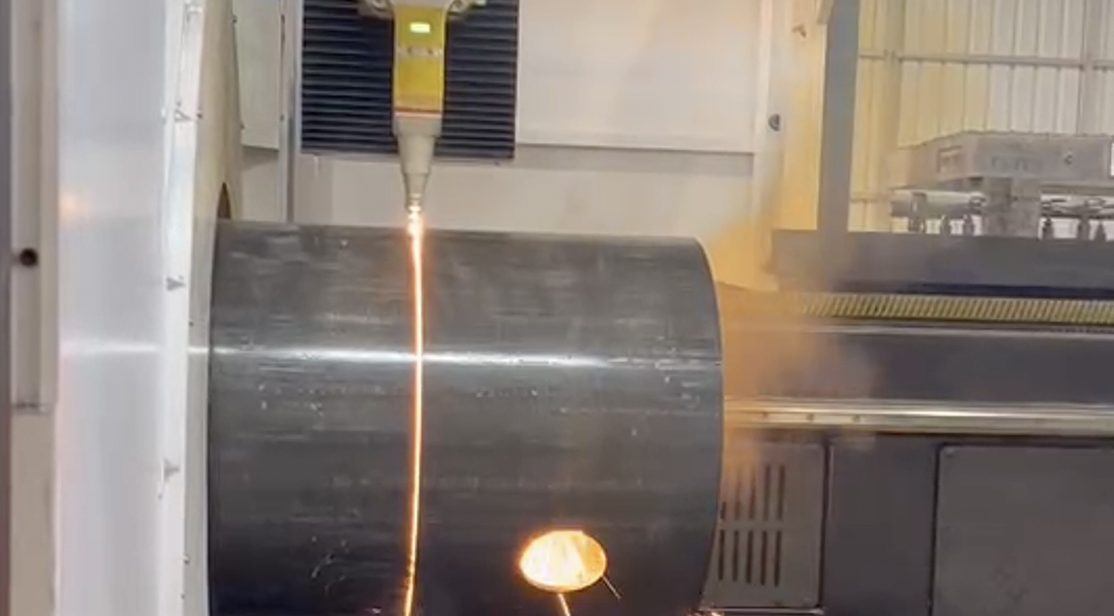 Large-diameter round pipe laser-cut on the tube laser
