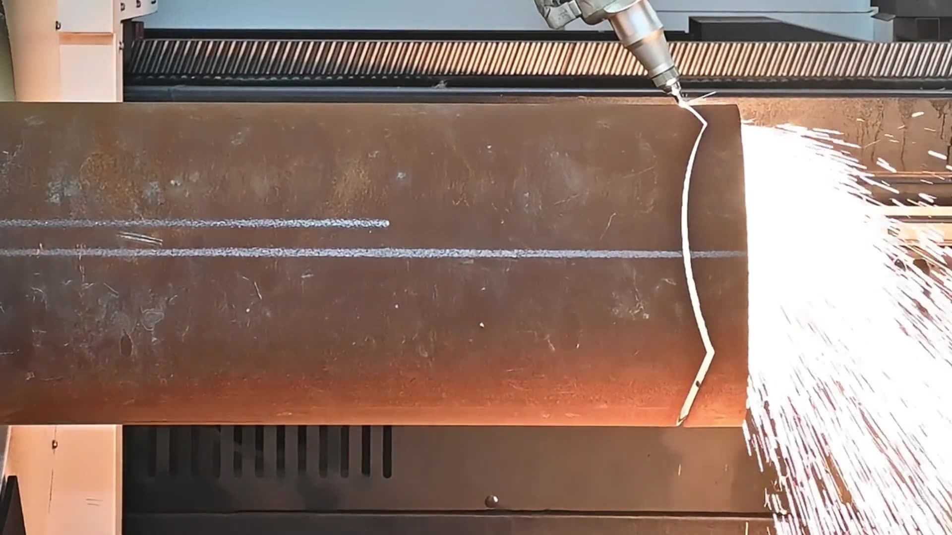 5-axis tube laser cutting a bevel